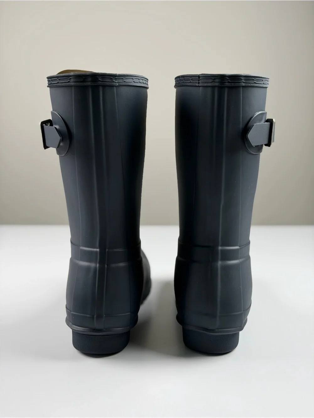 Hunter Women's Original Short Rain Boots in Navy, Size 7